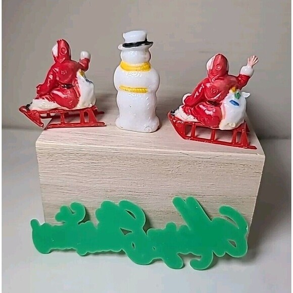 Vintage Christmas 4 Piece Merry Christmas, 2 Santa/Sleigh, Snowman Retro Mini's - Picture 5 of 5